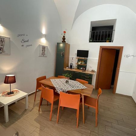 Ferienwohnung Due Passi Dal Centro CTA Exterior foto