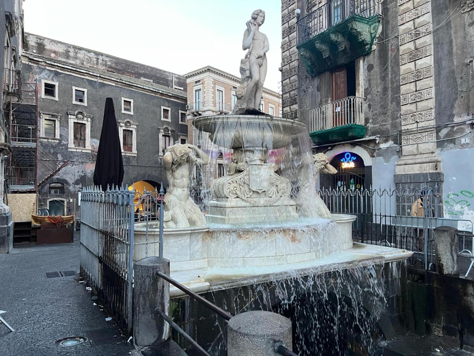 Ferienwohnung Due Passi Dal Centro CTA Exterior foto